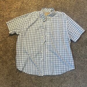 Roundtree & Yorke Blue and White Casual Button Down Shirt